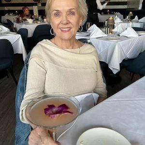 Meet your Posher, Toni